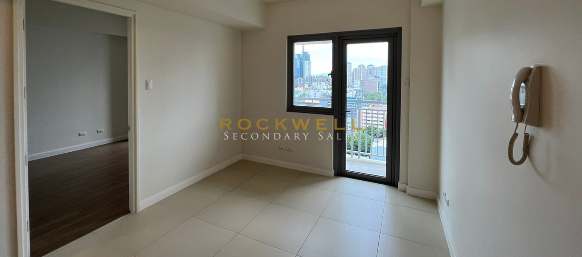 The Vantage East Tower 1BR 42SQM