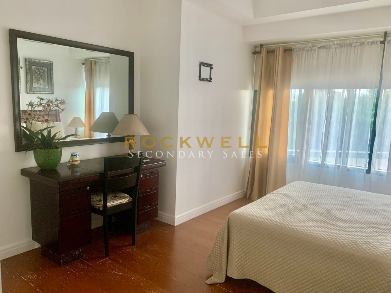 One Rockwell East Tower 1BR 53SQM